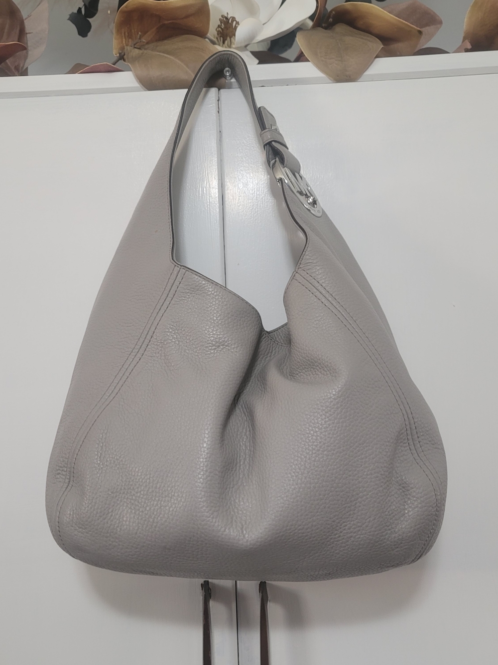 Michael Kors Pebbled Leather Hobo Bag in Light Gray with Silver MK Charm - Picture 3 of 9
